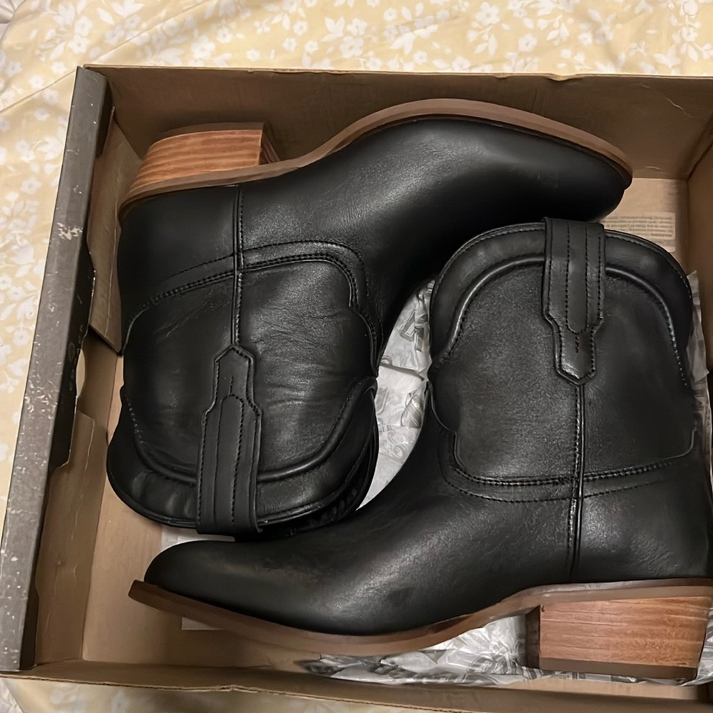 DINGO,boots size 9.5